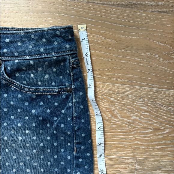 Lauren Conrad LC Distressed Polka Dot Denim Shorts - Size 4 - Picture 5 of 7